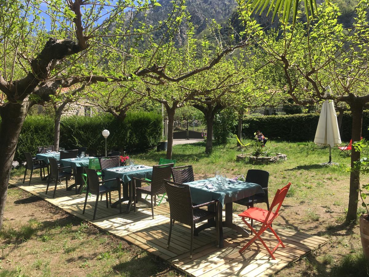 La Mirabelle-Casteil Country House Exterior photo