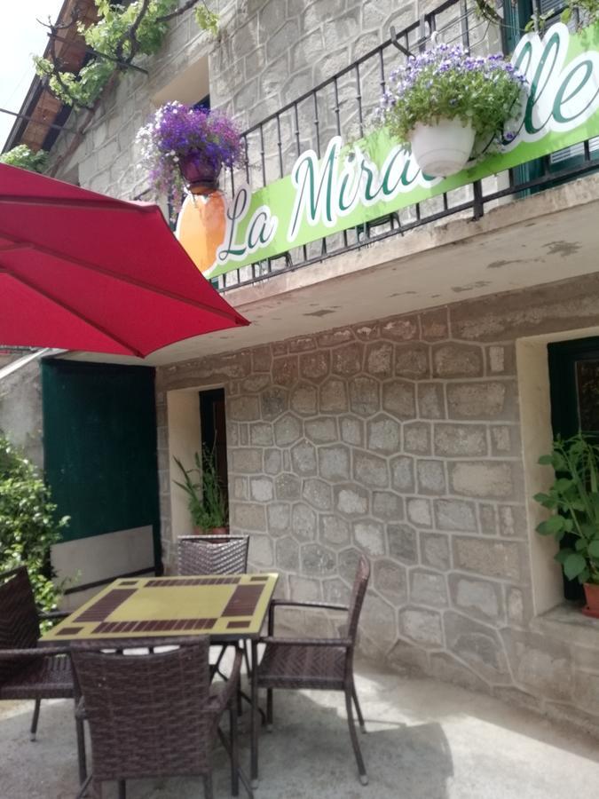 La Mirabelle-Casteil Country House Exterior photo