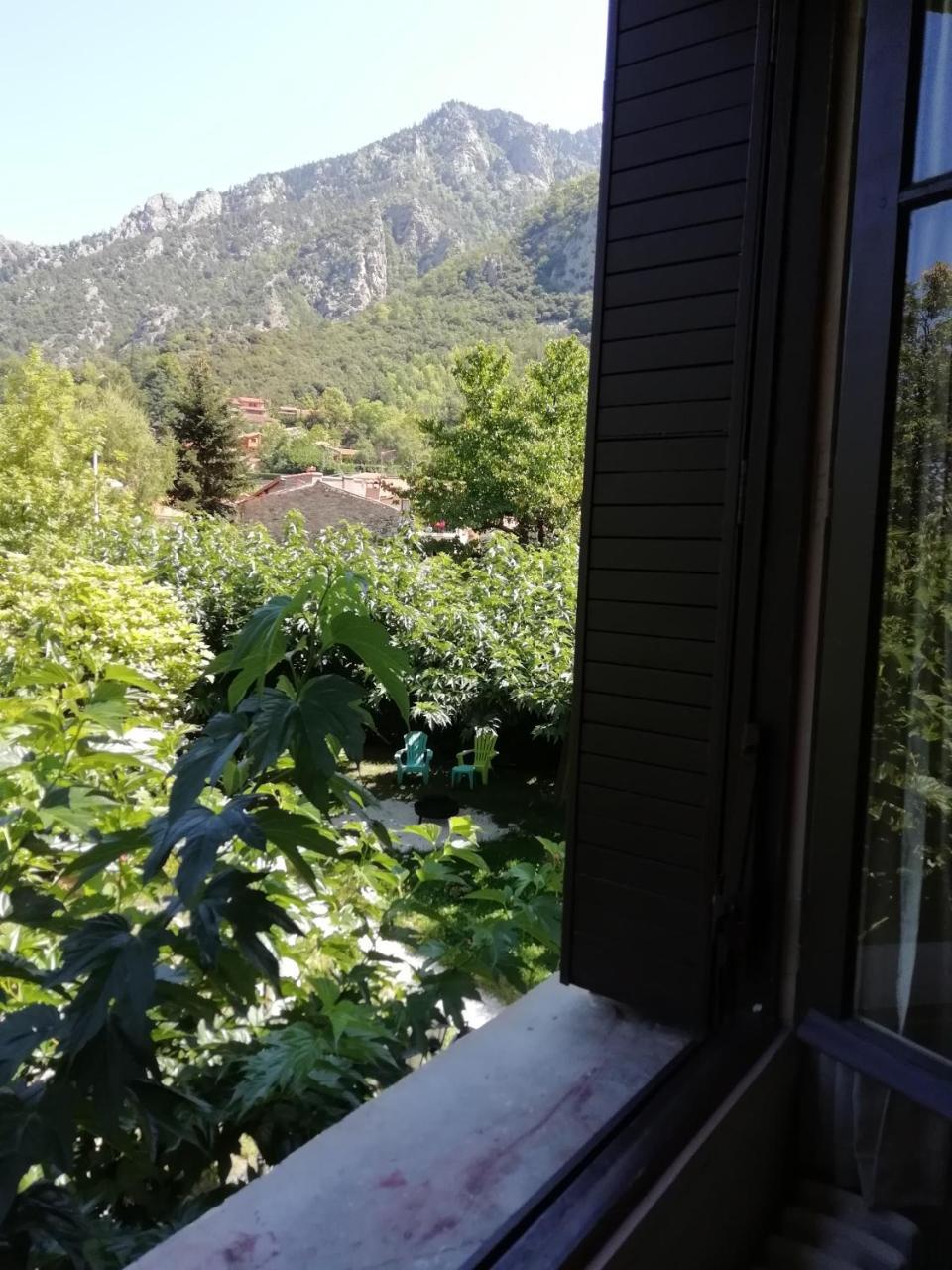 La Mirabelle-Casteil Country House Exterior photo