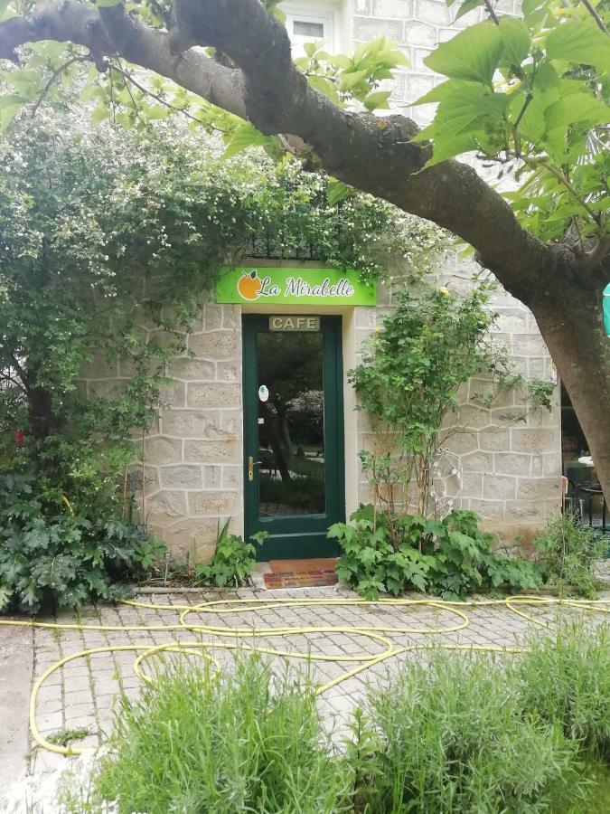 La Mirabelle-Casteil Country House Exterior photo